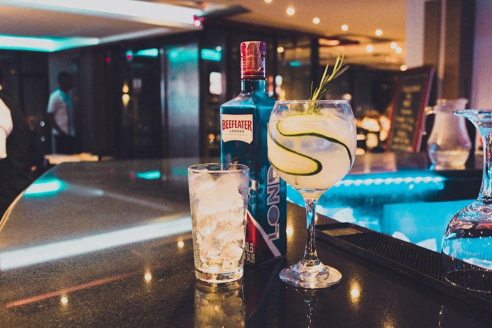 Hotel Barranquilla Plaza Exterior foto Beefeater Gin