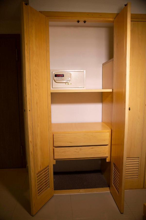 Hotel Barranquilla Plaza Exterior foto A safe in a hotel room
